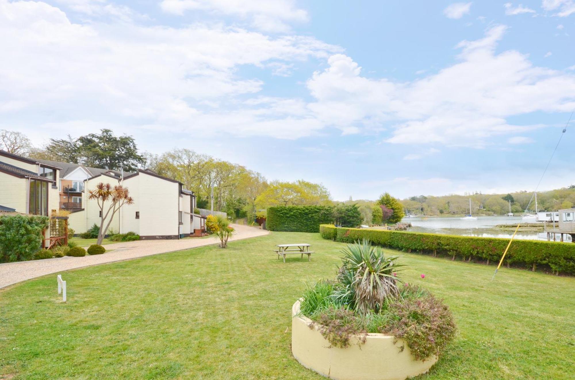우튼브리지 Whippingham, Creek Gardens - Isle Of Wight 아파트 외부 사진